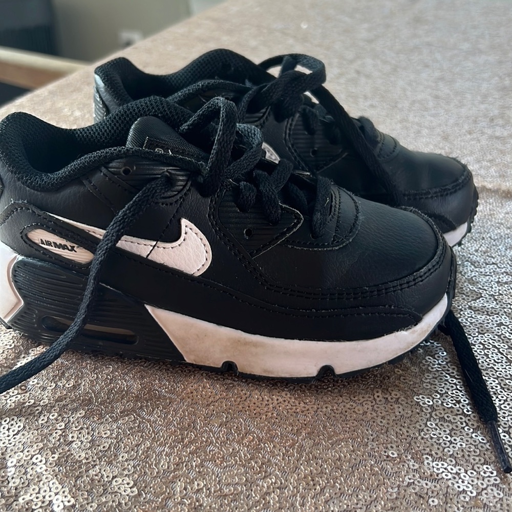 Barely used toddler Nike Air Max size 10